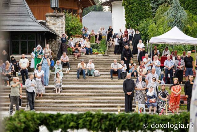 Priveghere în cinstea Sfintei Cuvioase Teodora la Mănăstirea Sihăstria
