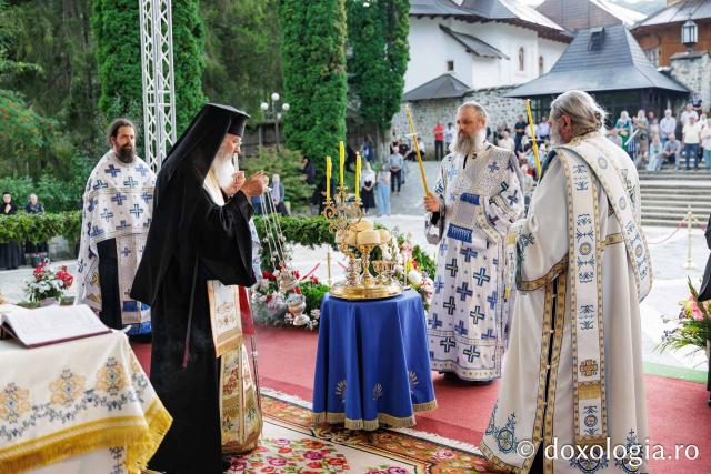 Priveghere în cinstea Sfintei Cuvioase Teodora la Mănăstirea Sihăstria