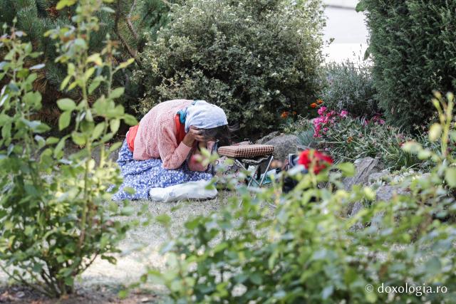 Bucurați-vă, Sfintelor ocrotitoare ale Văratecului – priveghere în cinstea Sfintelor Cuvioase Nazaria, Olimpiada și Elisabeta de la Văratec