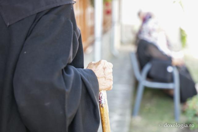 Bucurați-vă, Sfintelor ocrotitoare ale Văratecului – priveghere în cinstea Sfintelor Cuvioase Nazaria, Olimpiada și Elisabeta de la Văratec