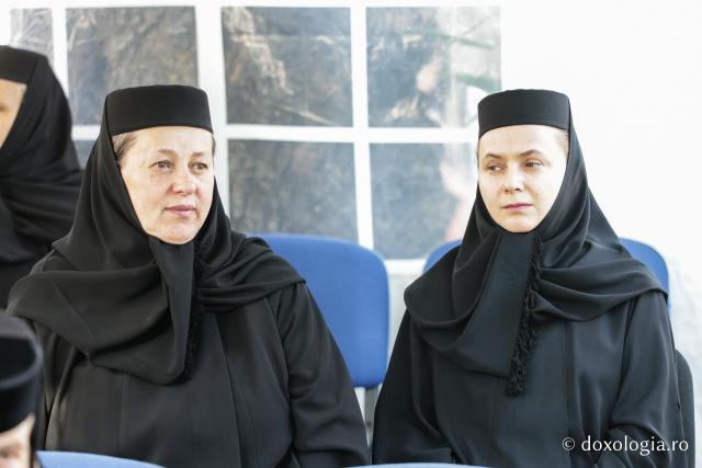 Bucurați-vă, Sfintelor ocrotitoare ale Văratecului – priveghere în cinstea Sfintelor Cuvioase Nazaria, Olimpiada și Elisabeta de la Văratec