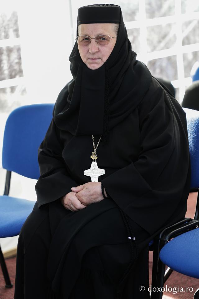 Bucurați-vă, Sfintelor ocrotitoare ale Văratecului – priveghere în cinstea Sfintelor Cuvioase Nazaria, Olimpiada și Elisabeta de la Văratec