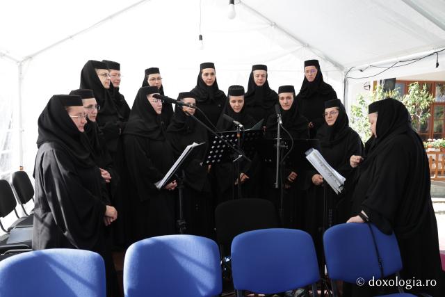 Bucurați-vă, Sfintelor ocrotitoare ale Văratecului – priveghere în cinstea Sfintelor Cuvioase Nazaria, Olimpiada și Elisabeta de la Văratec