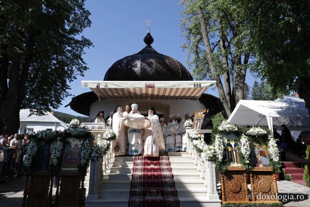 Proclamarea locală a canonizării Sfintelor Cuvioase Nazaria, Olimpiada și Elisabeta (Safta) Brâncoveanu de la Văratec