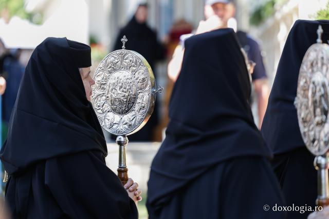 Proclamarea locală a canonizării Sfintelor Cuvioase Nazaria, Olimpiada și Elisabeta (Safta) Brâncoveanu de la Văratec