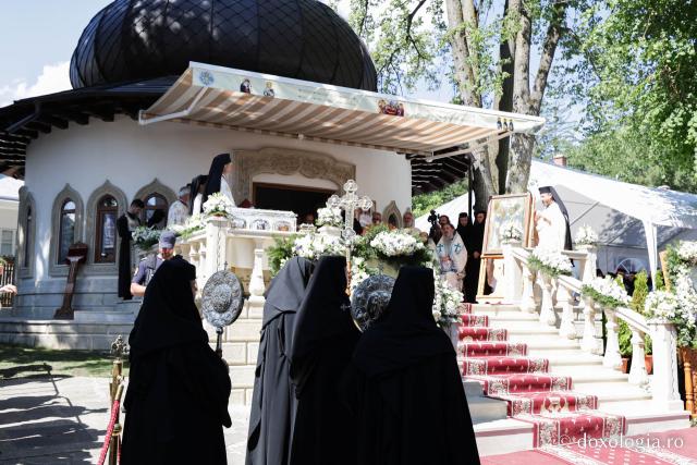 Proclamarea locală a canonizării Sfintelor Cuvioase Nazaria, Olimpiada și Elisabeta (Safta) Brâncoveanu de la Văratec