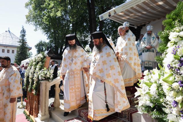 Proclamarea locală a canonizării Sfintelor Cuvioase Nazaria, Olimpiada și Elisabeta (Safta) Brâncoveanu de la Văratec