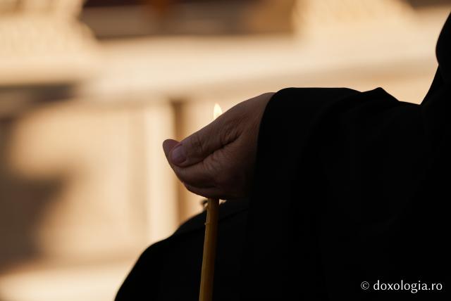 În rugăciune, alături de Maica Domnului – Prohodul Maicii Domnului la Mănăstirea Văratec