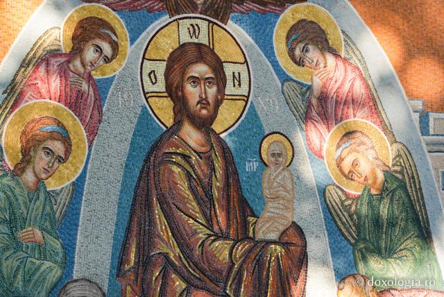 În rugăciune, alături de Maica Domnului – Prohodul Maicii Domnului la Mănăstirea Văratec