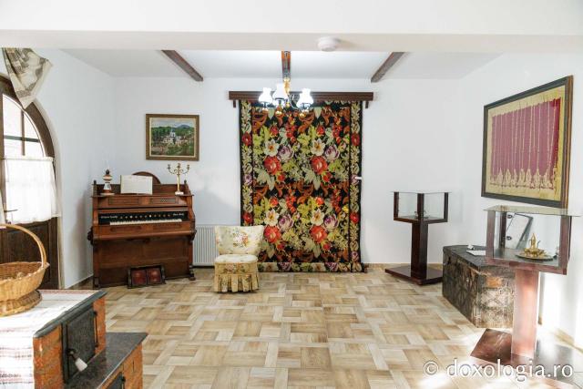 Salonul „Safta Brâncoveanu” de la Mănăstirea Văratec