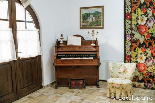 Salonul „Safta Brâncoveanu” de la Mănăstirea Văratec