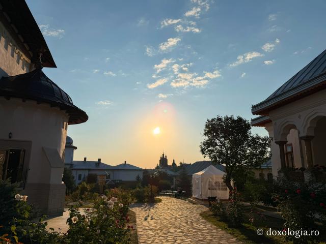 Mănăstirea Văratec în sărbătoare – prima prăznuire a Sfintelor Cuvioase Nazaria, Olimpiada și Elisebeta (Safta) Brâncoveanu