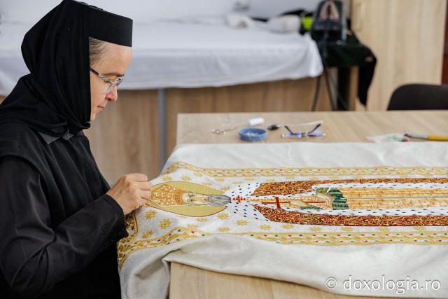 Veșmânt brodat pentru Sfântul Constantin Brâncoveanu