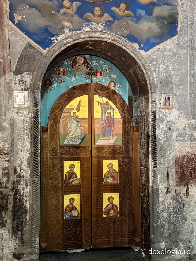 Gergeti, o biserică-simbol a Georgiei la 2.170 de metri altitudine