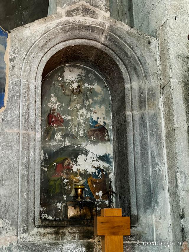 Gergeti, o biserică-simbol a Georgiei la 2.170 de metri altitudine