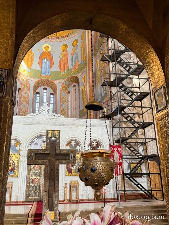 O fărâmă de cer – icoanele Catedralei Sameba din Tbilisi