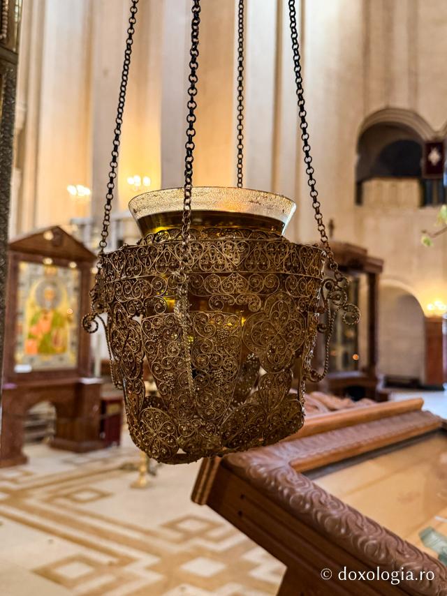 O fărâmă de cer – icoanele Catedralei Sameba din Tbilisi
