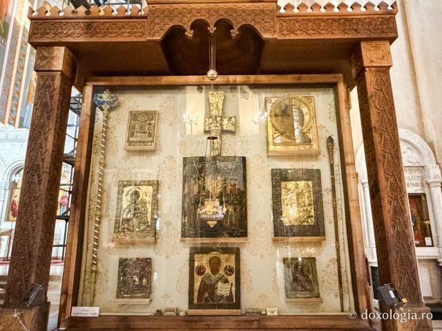 O fărâmă de cer – icoanele Catedralei Sameba din Tbilisi