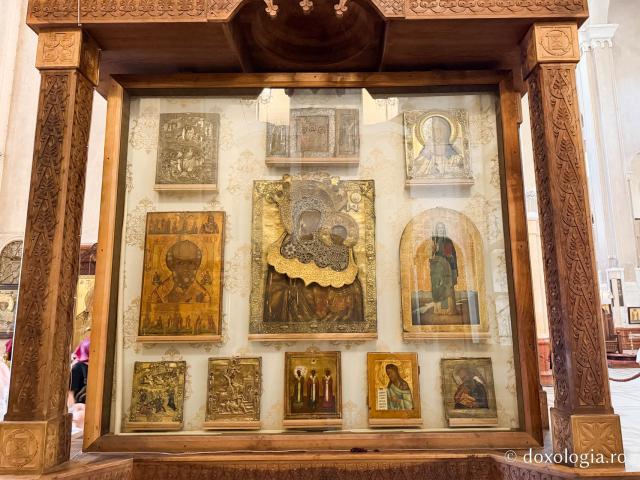O fărâmă de cer – icoanele Catedralei Sameba din Tbilisi