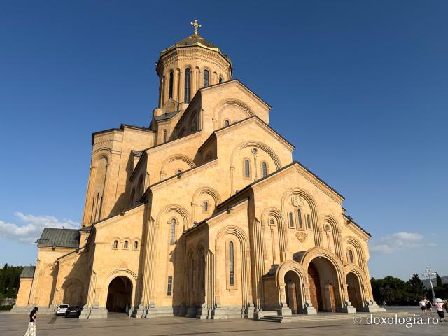 O fărâmă de cer – icoanele Catedralei Sameba din Tbilisi