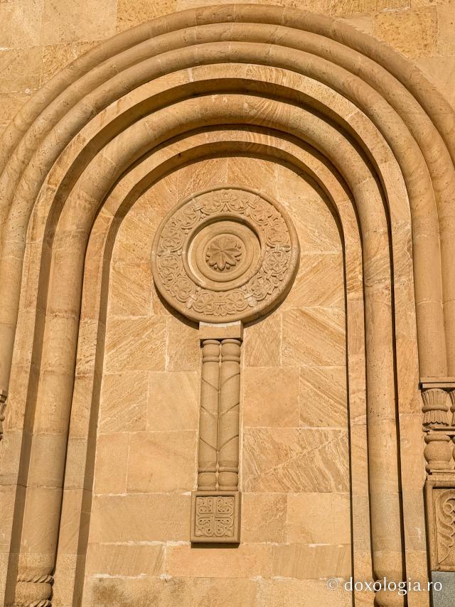 O fărâmă de cer – icoanele Catedralei Sameba din Tbilisi
