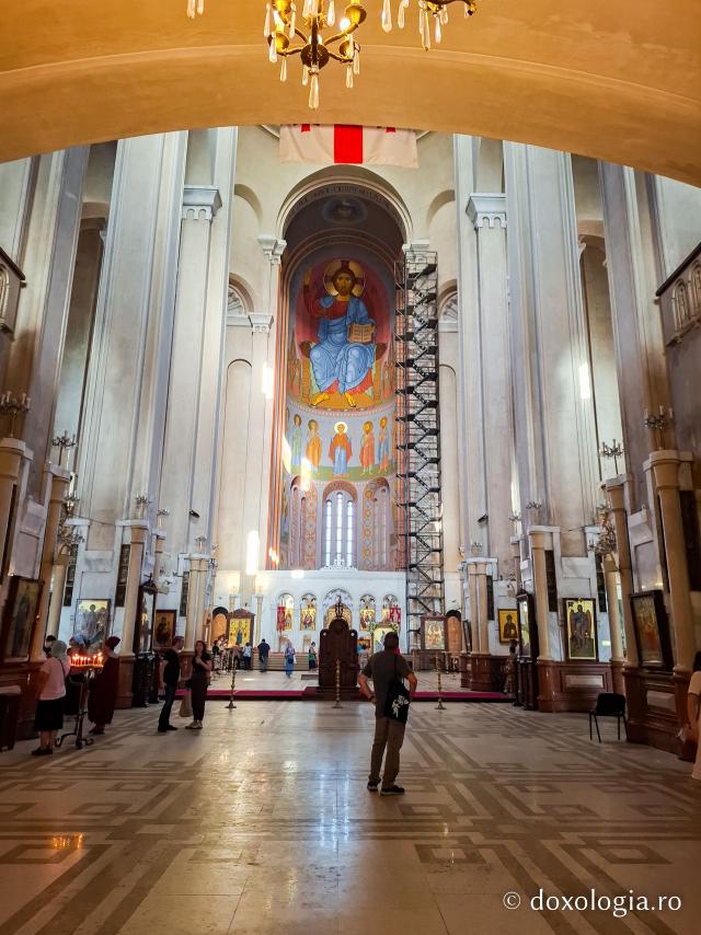 O fărâmă de cer – icoanele Catedralei Sameba din Tbilisi