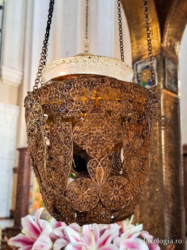 O fărâmă de cer – icoanele Catedralei Sameba din Tbilisi