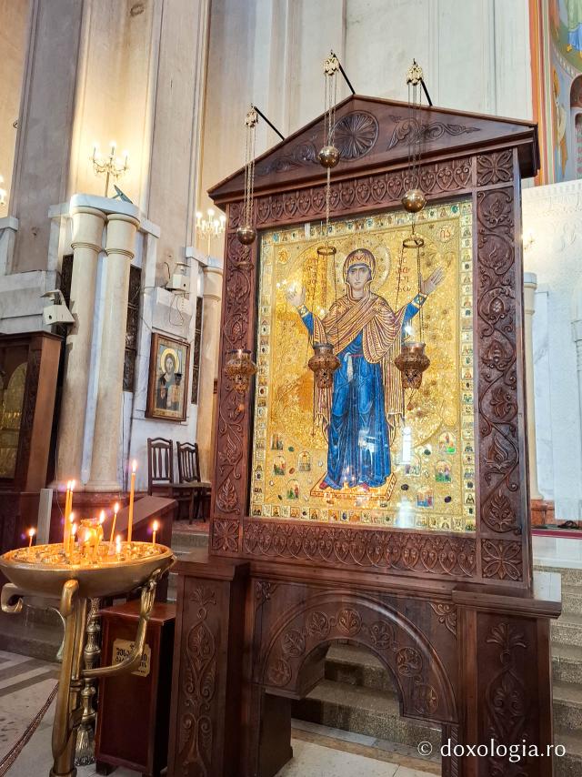 O fărâmă de cer – icoanele Catedralei Sameba din Tbilisi