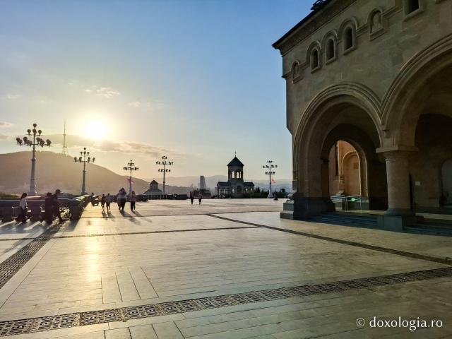 O fărâmă de cer – icoanele Catedralei Sameba din Tbilisi