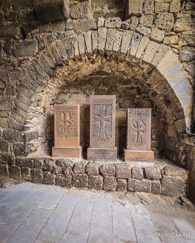 Armenia, țara crucilor sculptate în piatră
