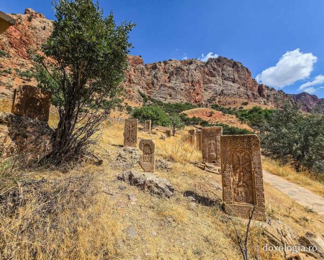 Armenia, țara crucilor sculptate în piatră
