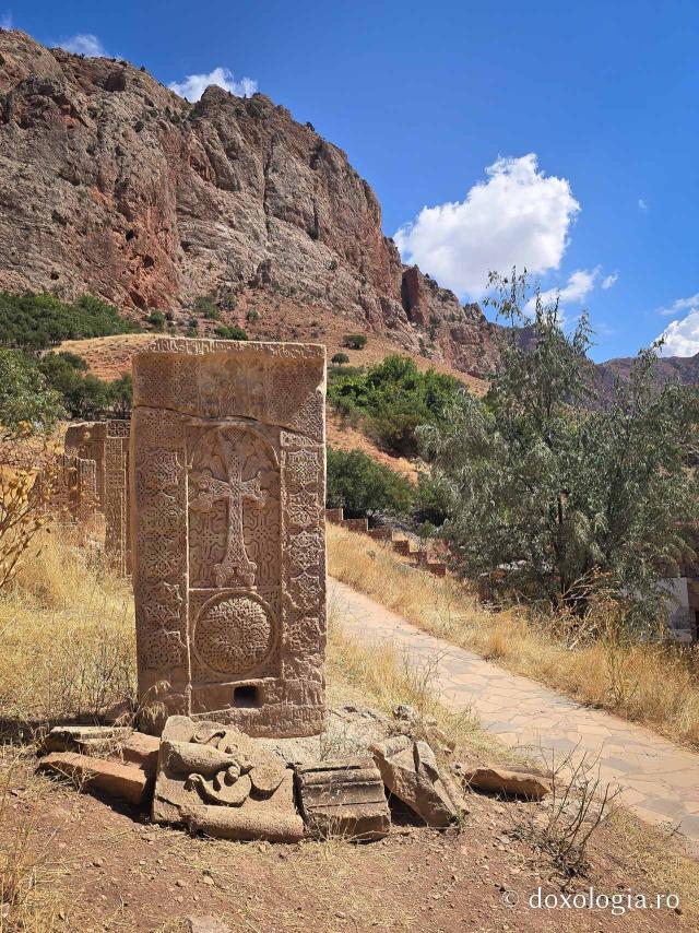 Armenia, țara crucilor sculptate în piatră