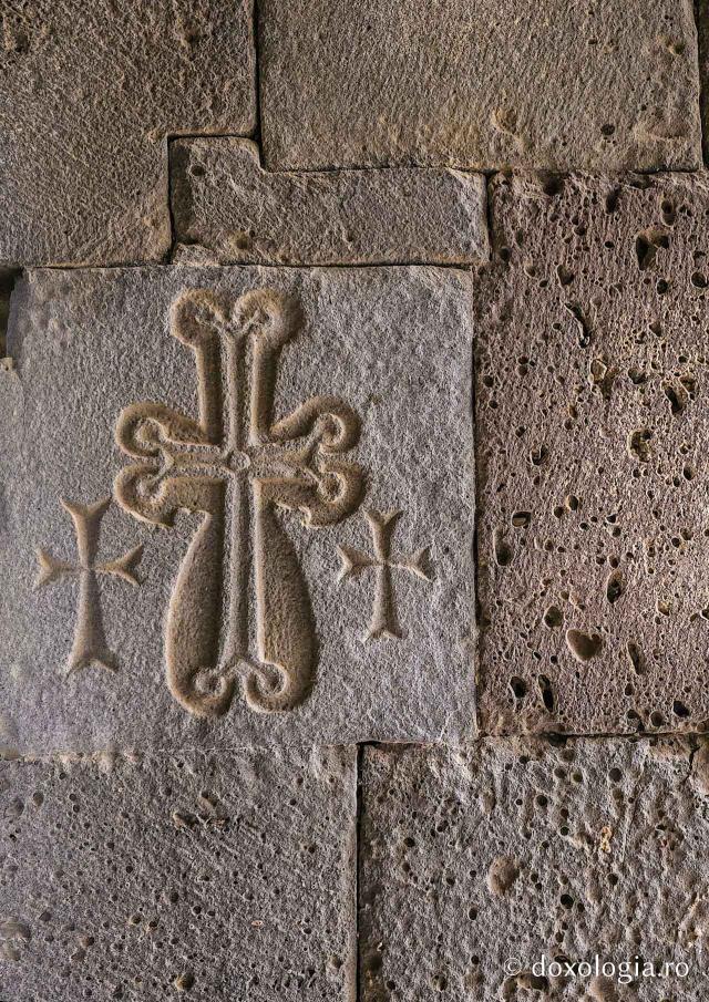 Armenia, țara crucilor sculptate în piatră