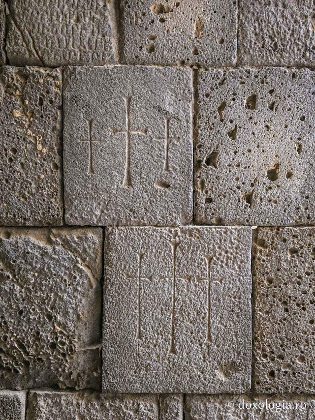 Armenia, țara crucilor sculptate în piatră