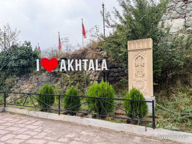  Armenia, țara crucilor sculptate în piatră