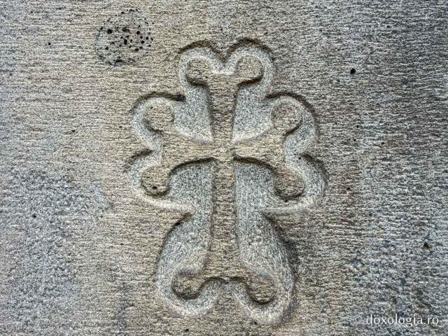Armenia, țara crucilor sculptate în piatră