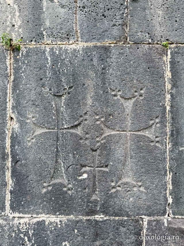 Armenia, țara crucilor sculptate în piatră