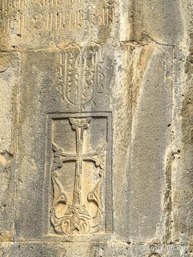 Armenia, țara crucilor sculptate în piatră