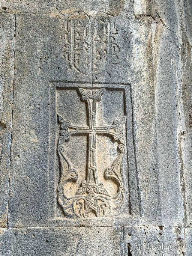 Armenia, țara crucilor sculptate în piatră