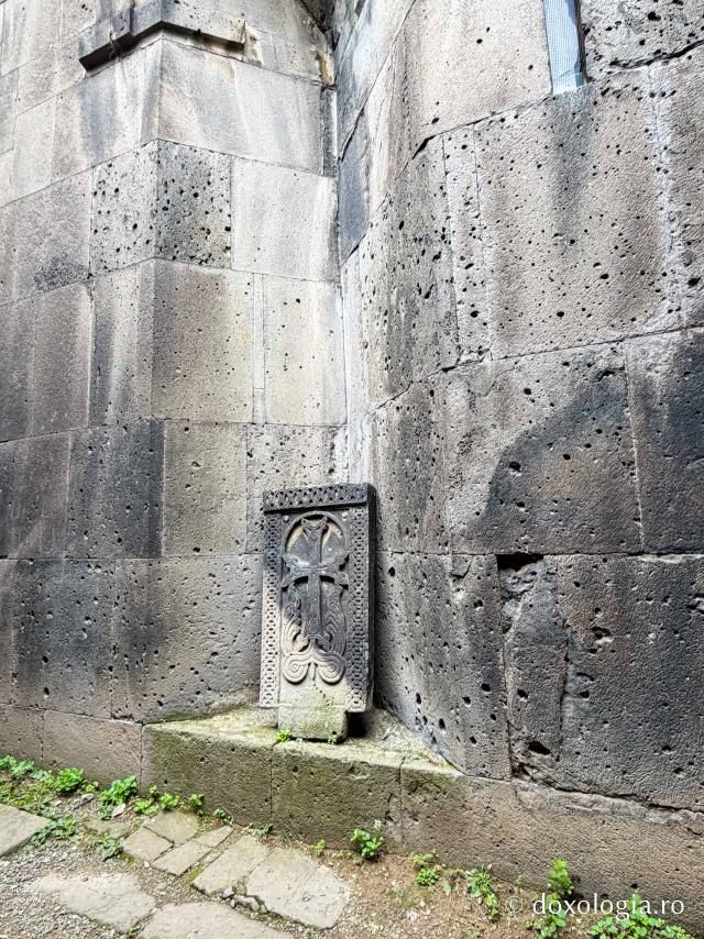 Armenia, țara crucilor sculptate în piatră