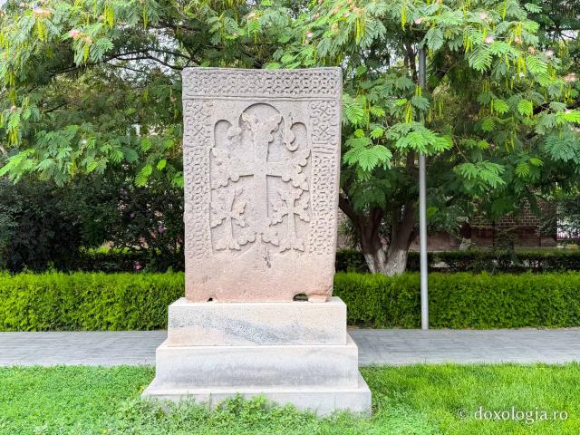 Armenia, țara crucilor sculptate în piatră