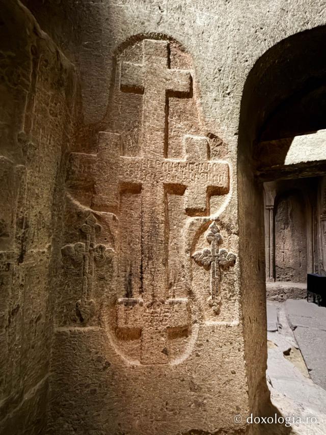 Armenia, țara crucilor sculptate în piatră