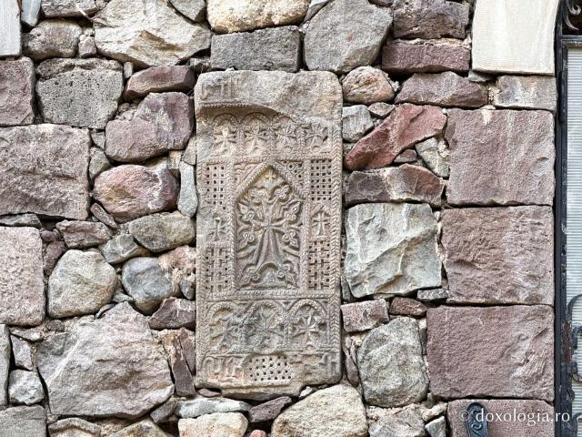 Armenia, țara crucilor sculptate în piatră