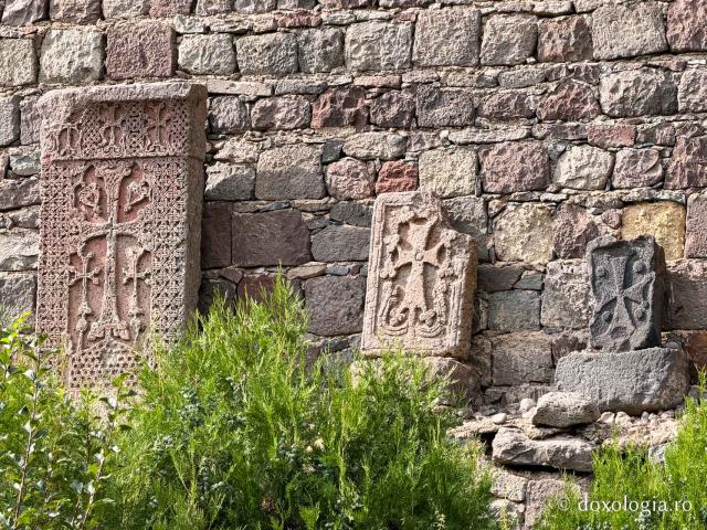 Armenia, țara crucilor sculptate în piatră