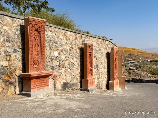 Armenia, țara crucilor sculptate în piatră