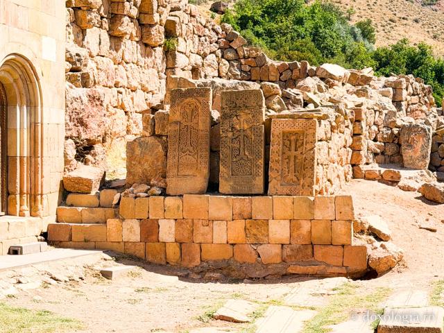 Armenia, țara crucilor sculptate în piatră