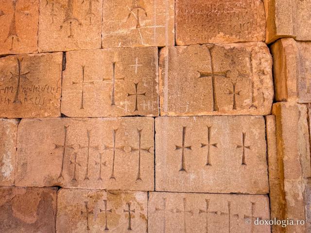 Armenia, țara crucilor sculptate în piatră