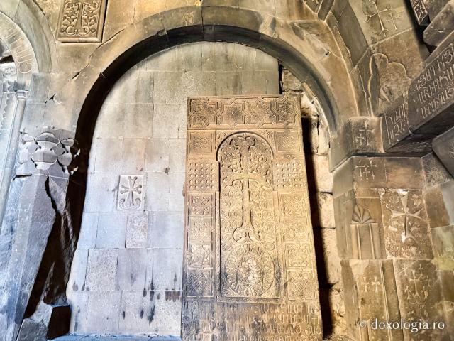 Armenia, țara crucilor sculptate în piatră