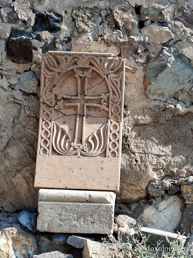 Armenia, țara crucilor sculptate în piatră
