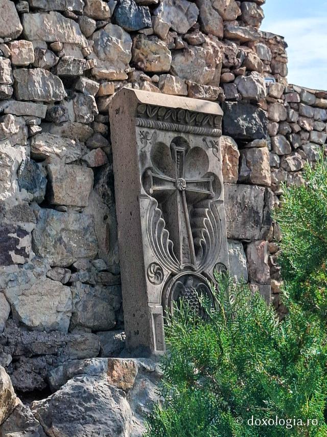 Armenia, țara crucilor sculptate în piatră